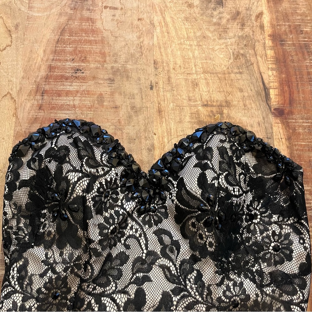 Mori Lee Beaded Coquette Lace Mini Dress - Picture 4 of 5